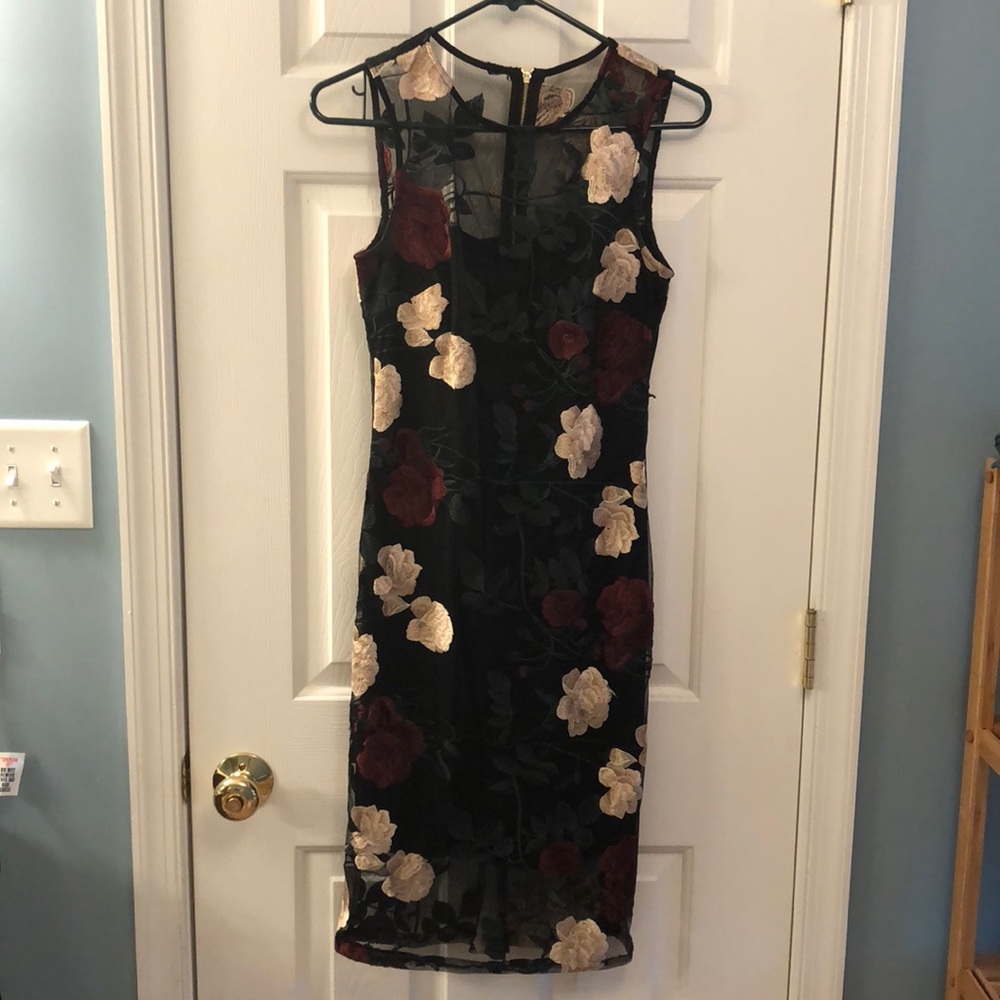 Calvin Klein embroidered sheath dress Sz 2